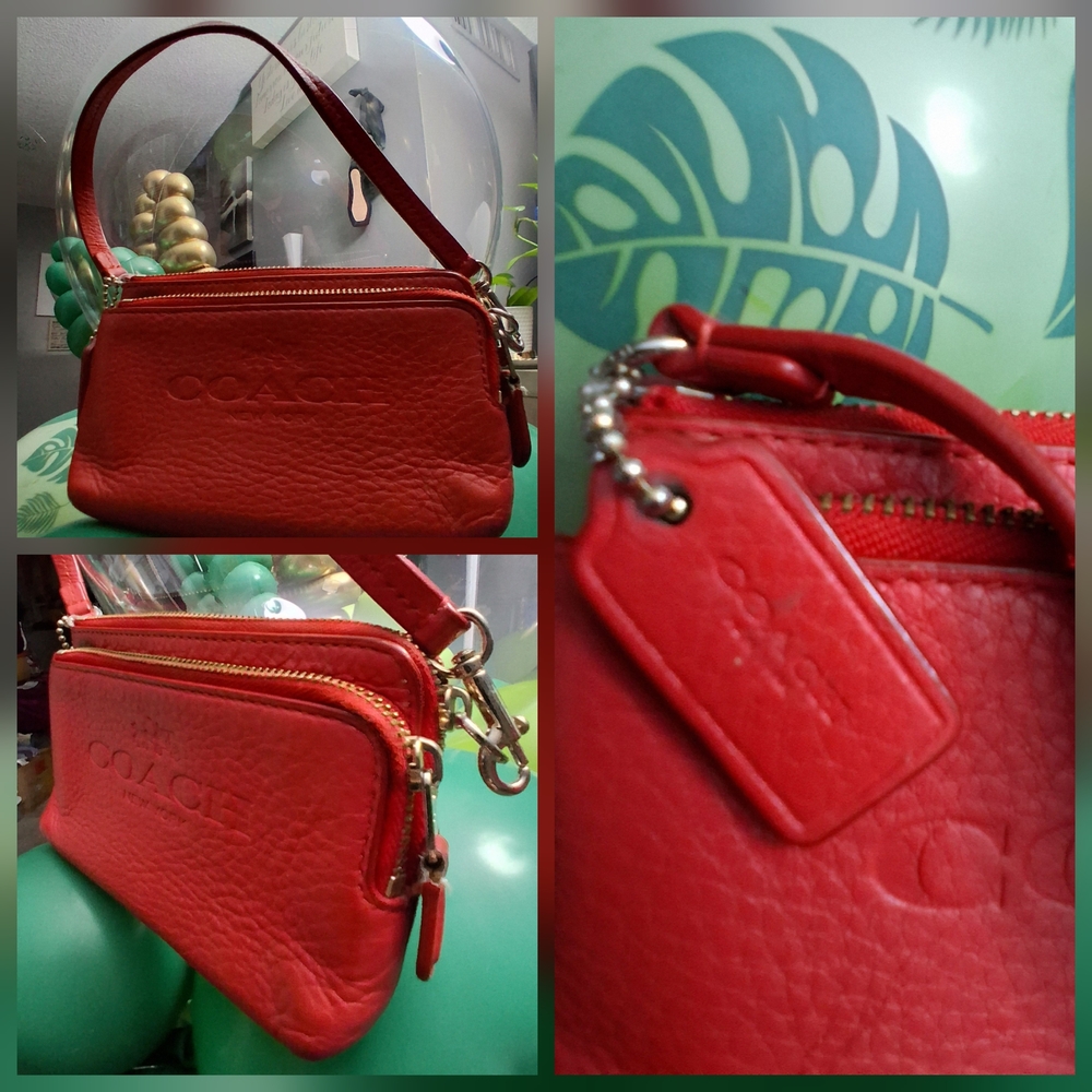 🔥Coach Raspberry Red PEBBLED Leather WRISLET Bag EUC
